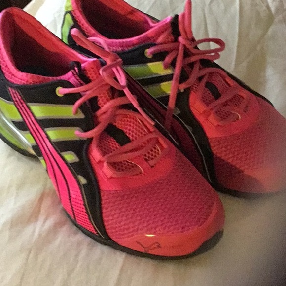 Tennis shoe - Picture 1 of 3